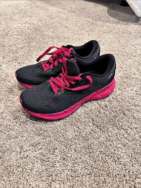 Brooks Ghost 12 Women's Athletic Shoes Black Pink US 8 NWT